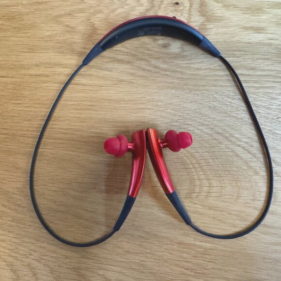 Samsung Gear Circle Wireless Headphones, Around the Neck Design, Red - Picture 5 of 16